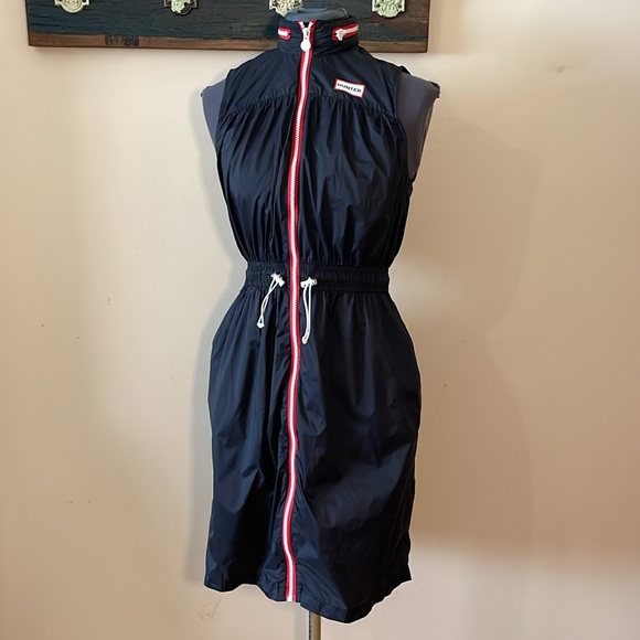 Hunter x Target Black Sleeveless Windbreaker Full Zip Hooded Dress Size Medium - Picture 5 of 16
